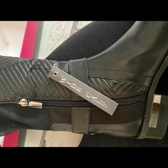 Vince Camuto blk boot - Picture 3 of 8